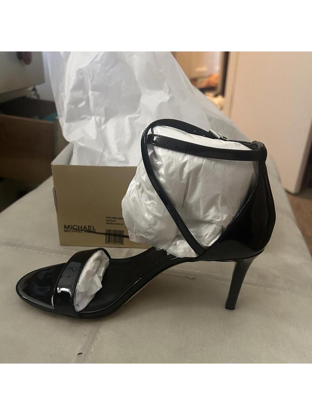 Michael Michael Kors Ava Mid 3” heel Sandal Black Patent Leather size 6.5.